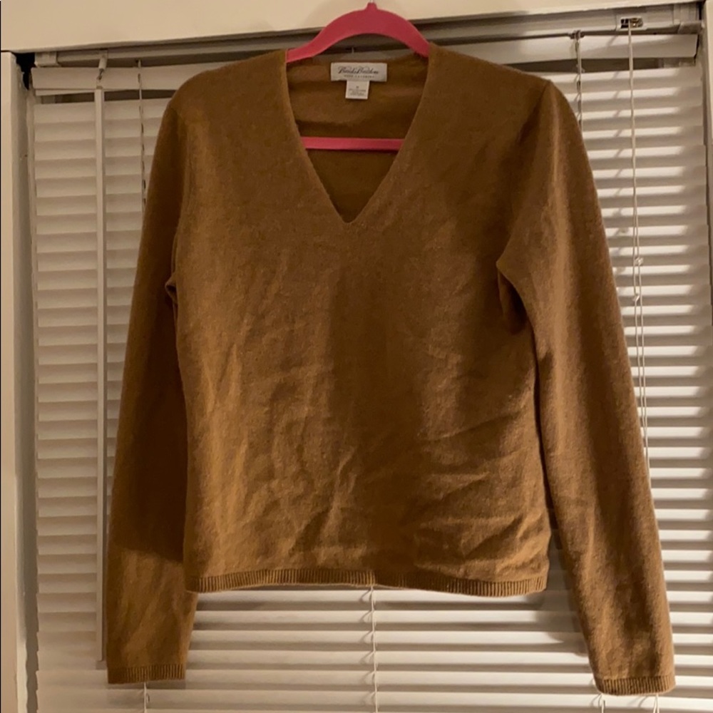 Brooks brothers camel v neck cashmere sweater M